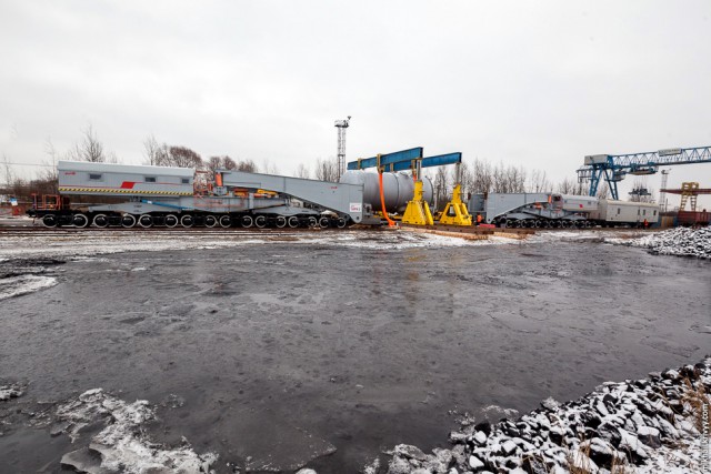 Транспортировка корпуса ядерного реактора через Великий Новгород