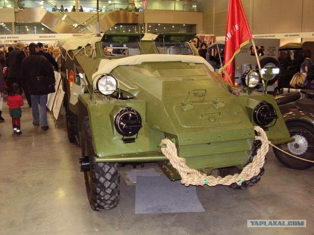 Выставка ретро автомобилей в Москве
