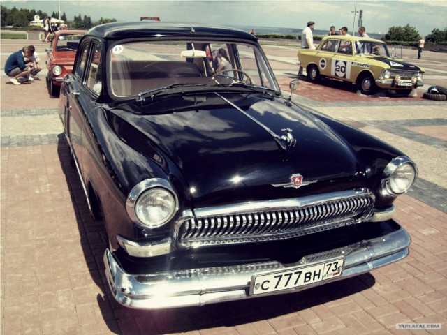 Выставка ретро автомобилей