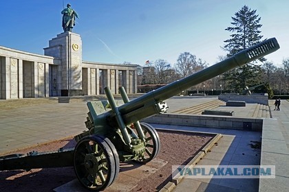 Посол Украины в Германии отказался отмечать годовщину Победы с послом России