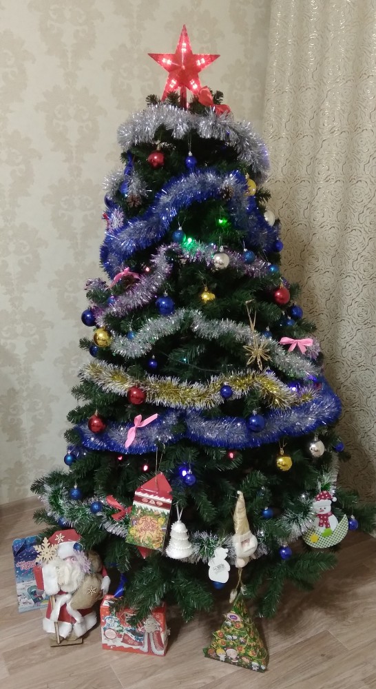 Народ, а давайте своими ёлками делиться и хвастаться? Пора бы уже )