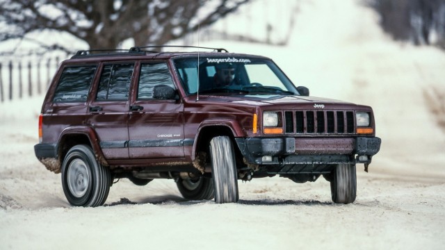 Мотор от Renault, два моста без рамы и вторая жизнь в Китае: история Jeep Cherokee XJ