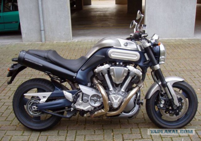 16-летний дебил на мотоцикле...