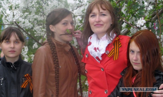 У разбитого корыта ..