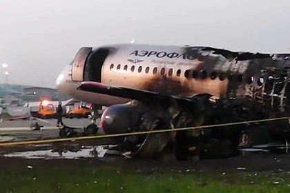 Названы ошибки пилотов сгоревшего в Шереметьево самолета - не выключили двигатель после посадки и не закрыли окно