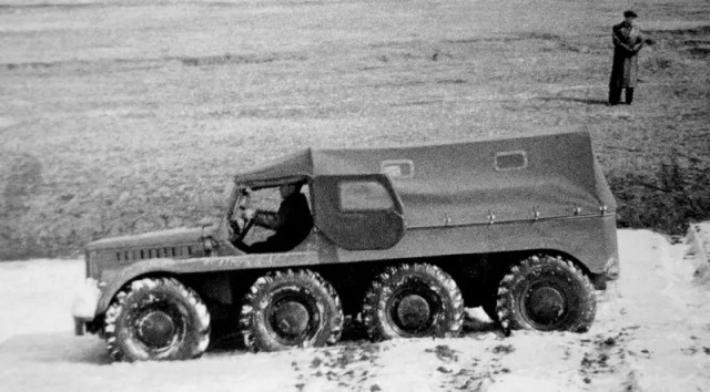 ГАЗ-44: плавающий грузовик из Советского Союза