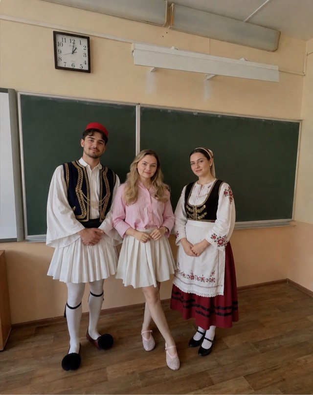 Учительница попросила  отредактировать фотографию