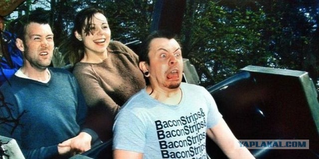 Смешные лица людей на экстремальных аттракционах