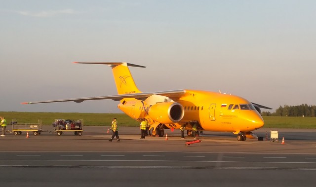 В Подмосковье потерпел крушение самолет АН-148