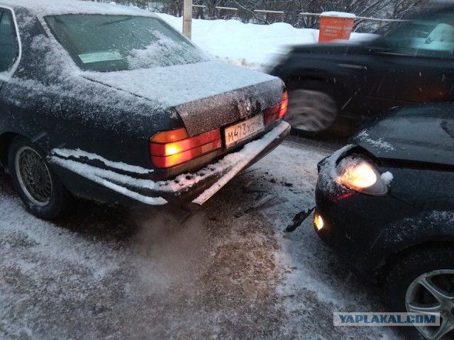 Снова рукожопство и BMW.