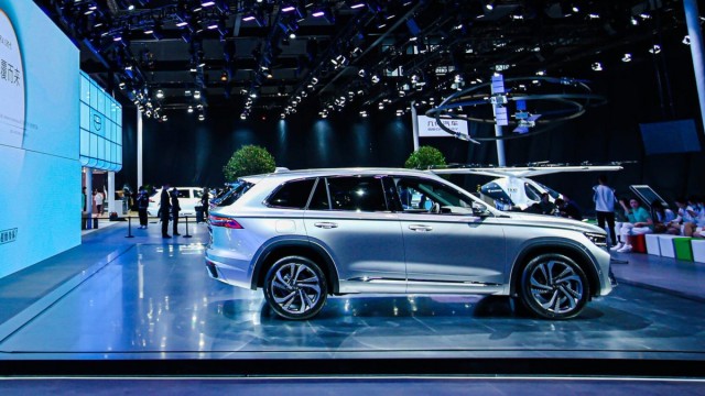 Новый кроссовер GEELY: круче и в 2 раза дешевле, чем KODIAQ и Outlander