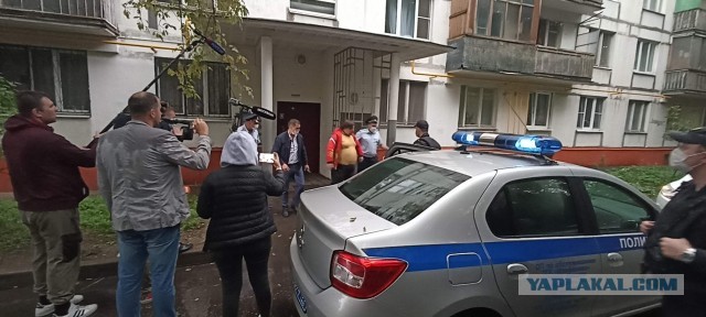 В Измайловском парке неизвестные начали издеваться над женщиной и распылили ей в лицо перцовый баллончик