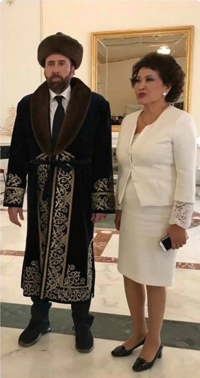 Чёт Траволта грустный, на нем прям лица нет