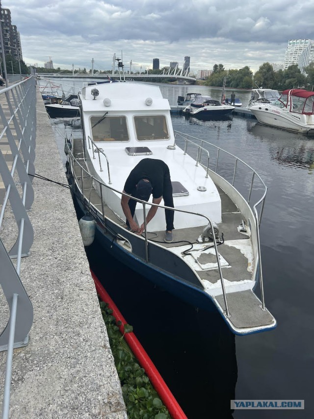 Сыбался от жены