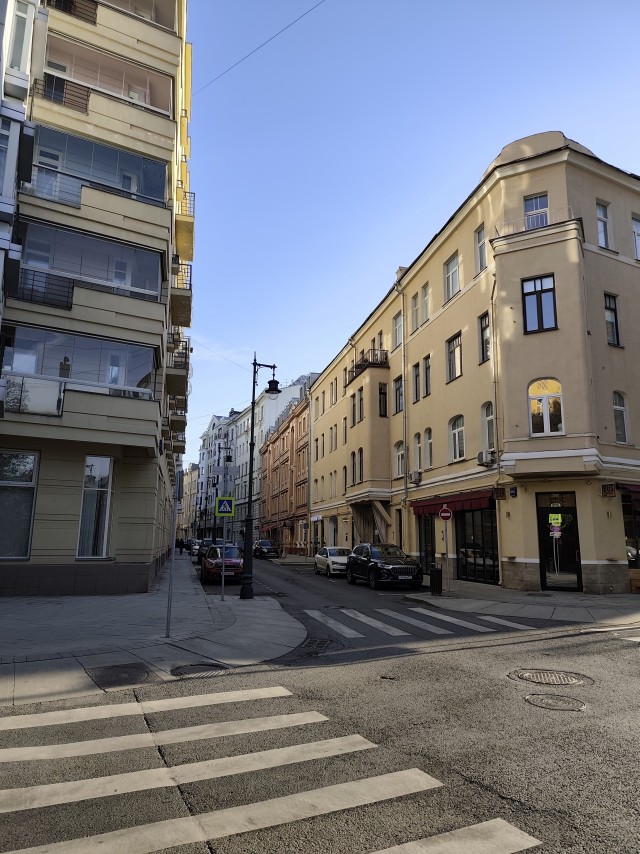 Шляюсь по Москве (хорошая погода).