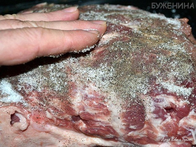 Каждому мужику по большому куску мяса!