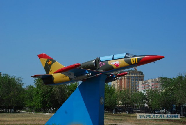 20 самых интересных авиапамятников