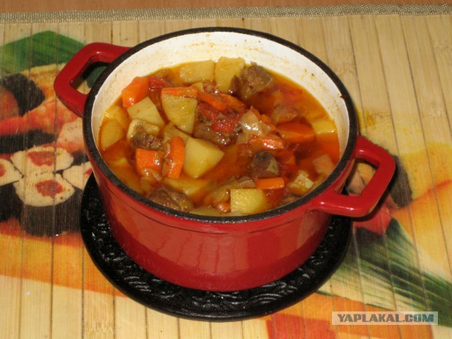 "Пирожок" с айвой (казан-кебаб из баранины)