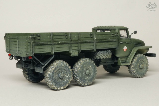 Урал-377 - гражданский грузовик в армии