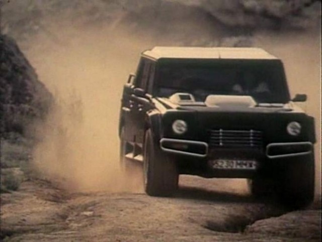 На торги выставили уникальный внедорожник Lamborghini LM002, созданный для султана Брунея