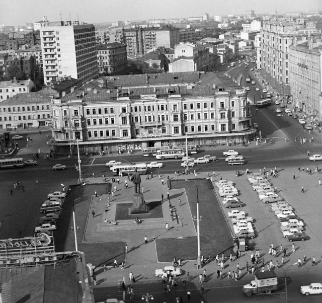 Москва и москвичи. Двадцатый век. 21.04.25