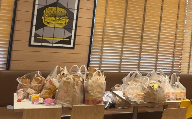 В Японии досрочно прикрыли продажу "Хэппи милов" с коллекционными карточками