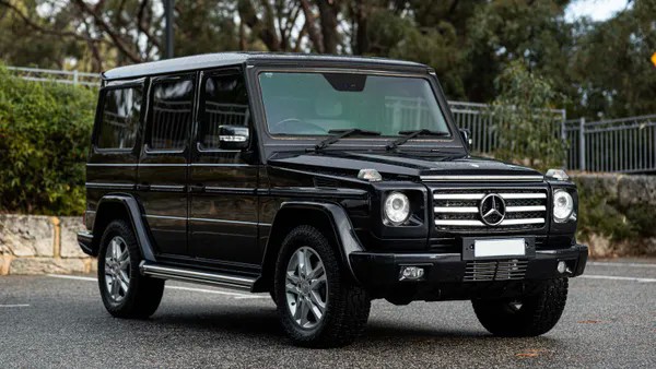 Москвич подал в суд на "Мерседес" — на его 10-летней тачке появилась ржавчина