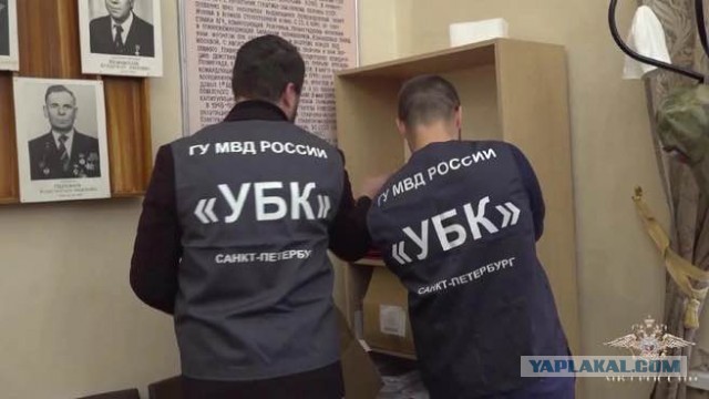 В Петербурге раскрыли мошенническую схему с отправкой контрактников в зону СВО. Потерпевших более сорока, ущерб — больше 80 млн