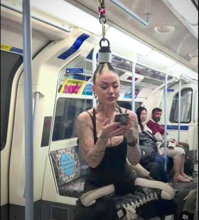 *Зачёркнуто*