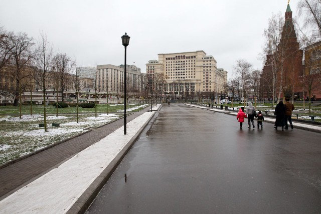 Московский Кремль: уничтожить историю и память