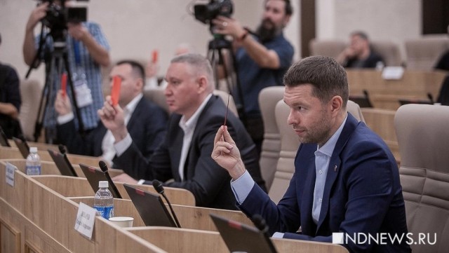 «Ссут мимо писсуаров»: депутаты гордумы Екатеринбурга пожаловались, что коллеги промахиваются мимо писсуаров
