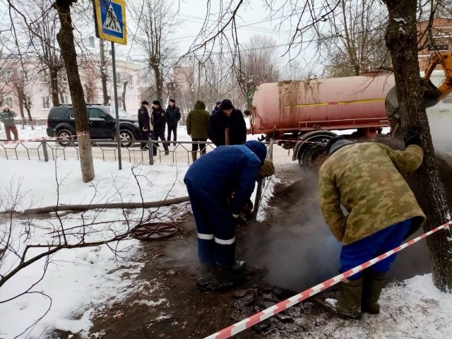 Пятеро школьников провалились в яму с кипятком в Ивановской области