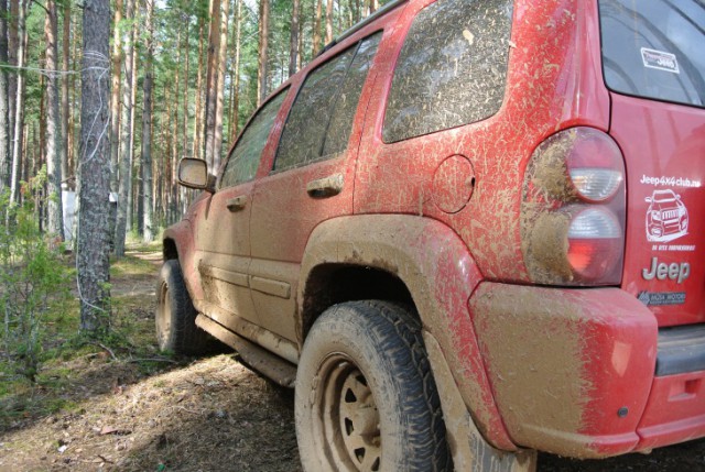 Старый Grand Cherokee, на тестовой трассе "Jeep Territory"