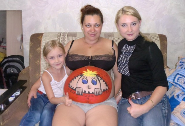 Дуры, хватит выёживаться перед фотиком