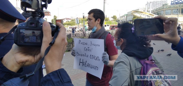 В Омск за Алексеем Навальным прибыл спецборт из Германии, но забрать политика не разрешают врачи
