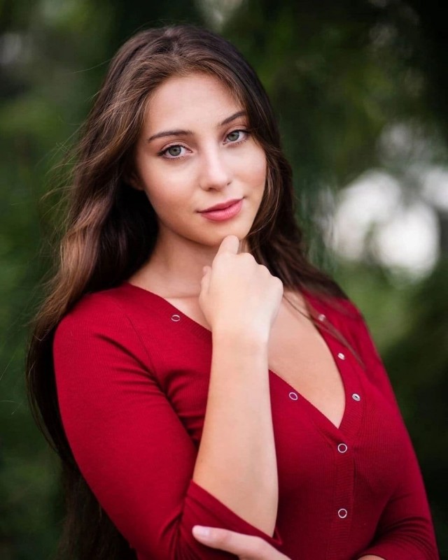 Прекрасная половина человечества (Vol.106) Что-то красненького захотелось