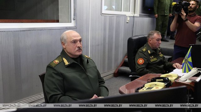 Лукашенко наконец появился на публике