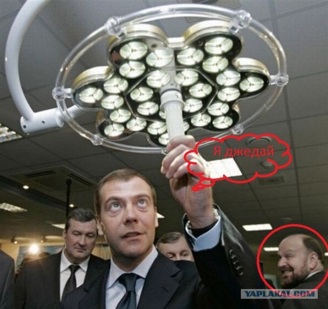 Чтобы больше не ржали над фотками.