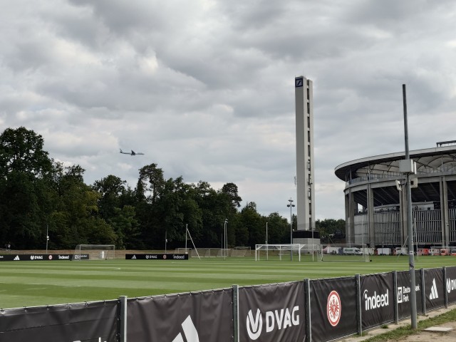 Ну да, хвастаюсь... Я опять на концерт пошёл.