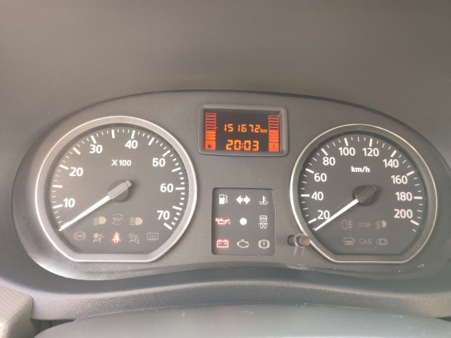 Sandero белый продаю