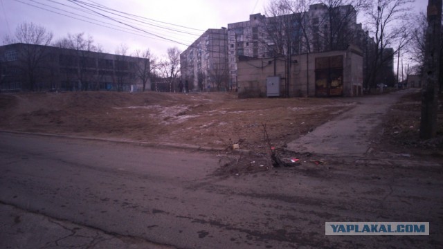 Мариуполь, МКР "Восточный", месяц спустя