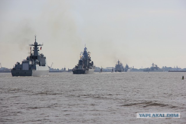 Лучшие фотографии с парада в Петербурге ко Дню ВМФ