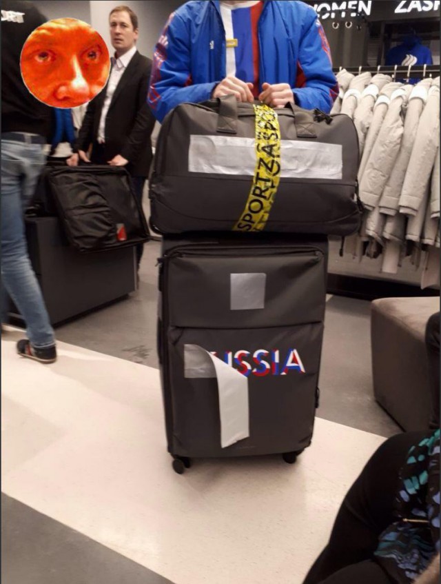 "Уже сейчас подчищаем фотографии в соцсетях, где есть флаг России"
