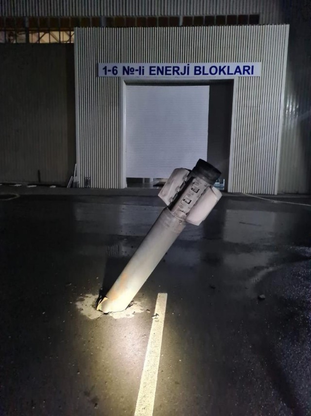Война в Карабахе продолжает набирать обороты: под обстрелом Гянджа и Степанакерт