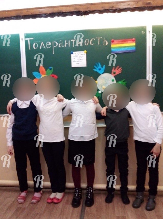 В Смоленской областной школе прошёл урок толерантности