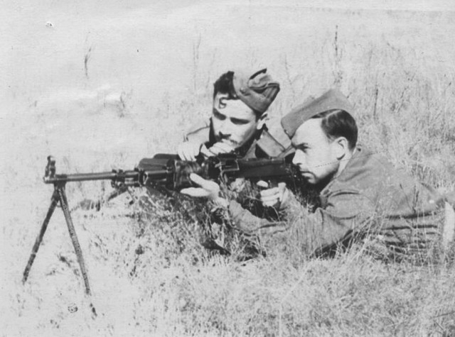 Фотографии из прошлого нашей страны - 18