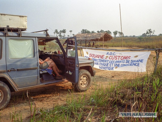 Немец проехал на Gelandewagen весь мир.