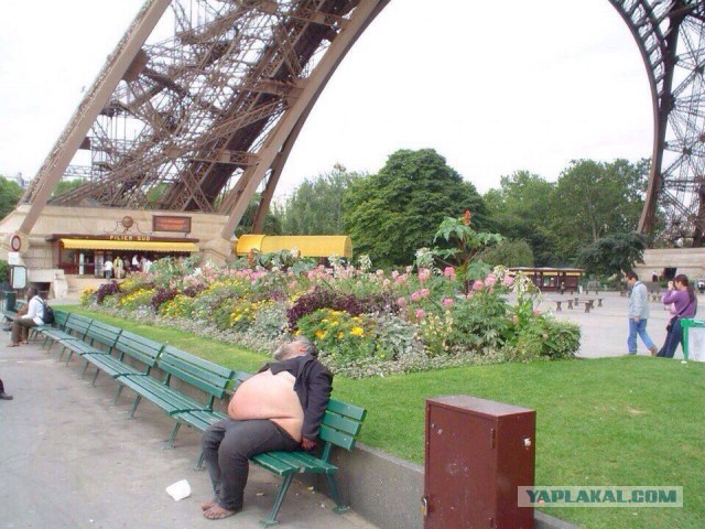 Вот зачем так фоткаться?