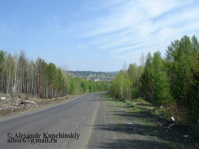 Белгородцы стреляют по треногам и охраняющих их машинам из пейнтбольного маркера