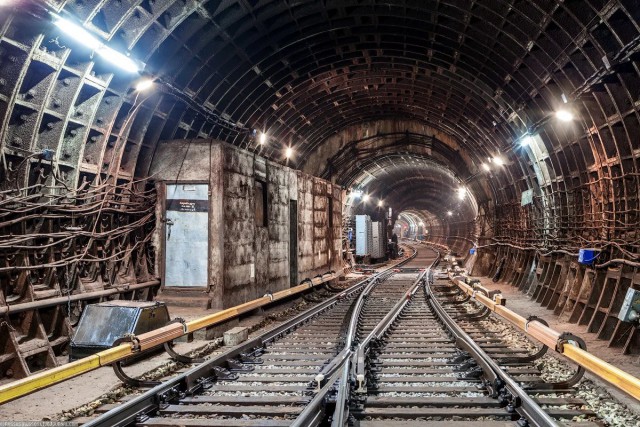 Что не видит пассажир в метро